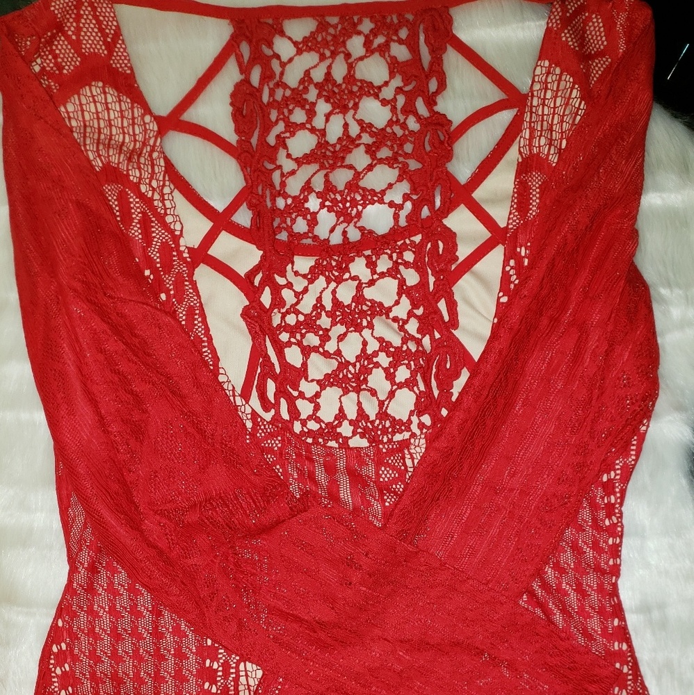 Red Embroidered Dress with Inner Cream Layer - Picture 5 of 8